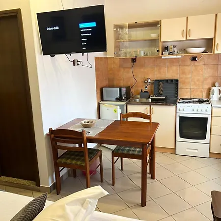 Studio Rosi 1, With Free Public Parking In A Quiet Location Pula Buitenkant foto