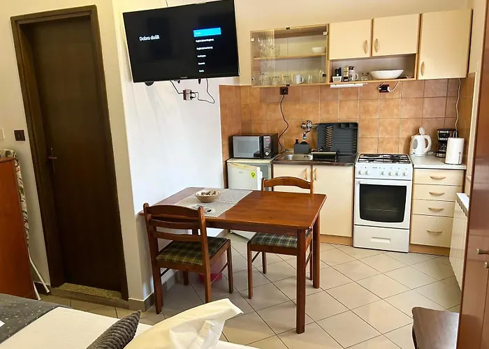 Studio Rosi 1, With Free Public Parking In A Quiet Location