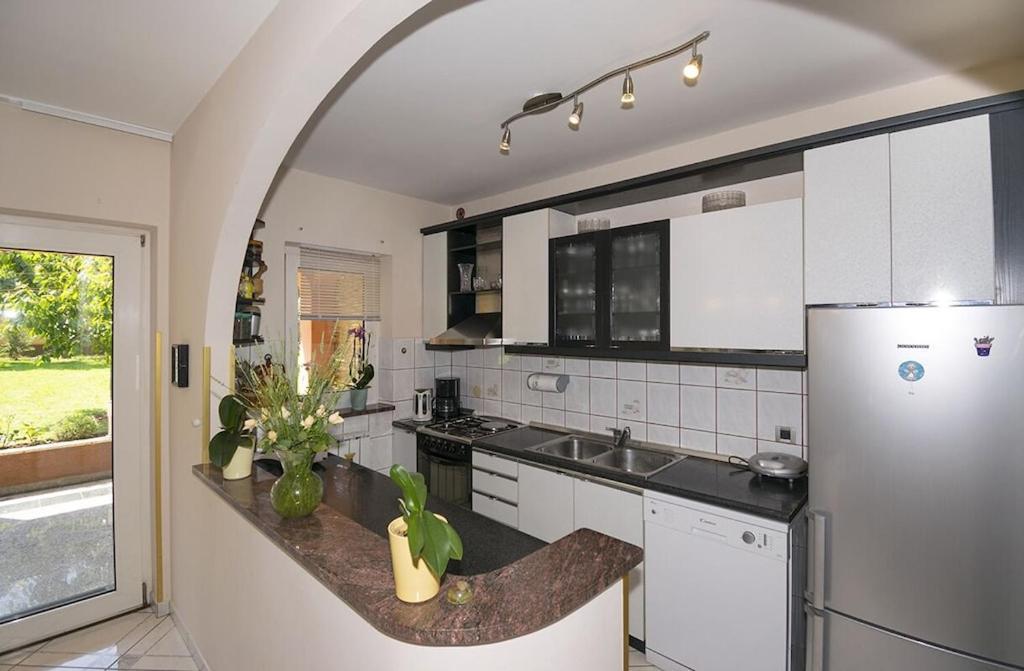 Apartament Studio Rosi 1, With Free Public Parking In A Quiet Location