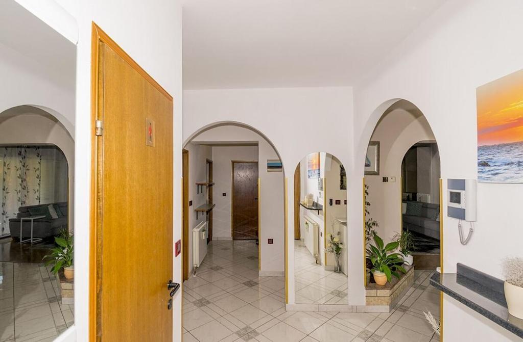 Apartament Studio Rosi 1, With Free Public Parking In A Quiet Location