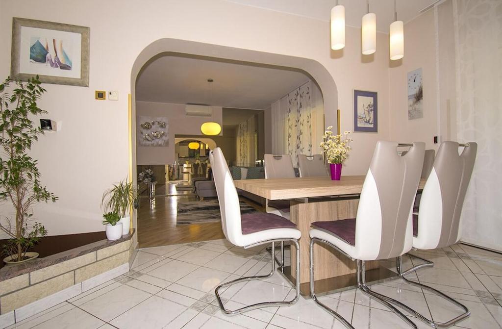 Studio Rosi 1, With Free Public Parking In A Quiet Location